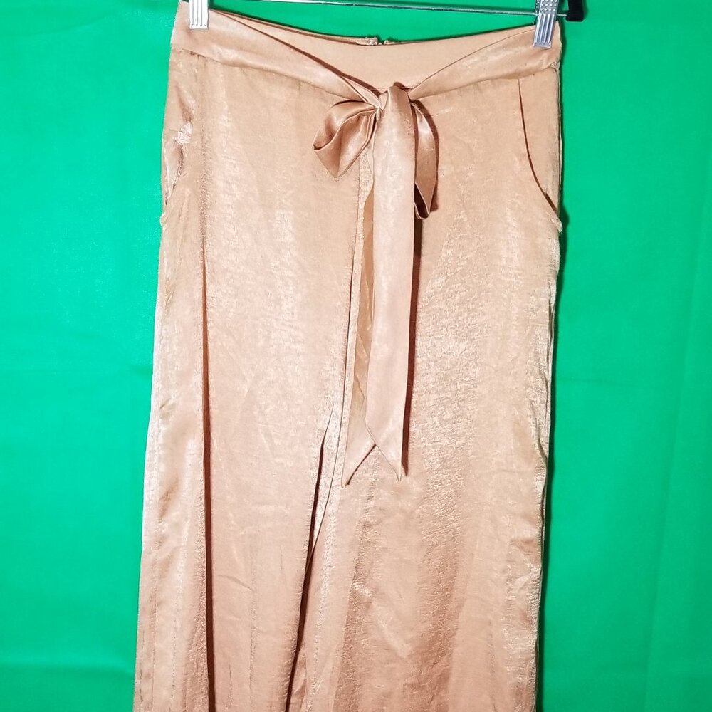 Forever 21 Wide Leg High Rise Tie Waist Satin Pants Womens Size Medium Gold NWOT
